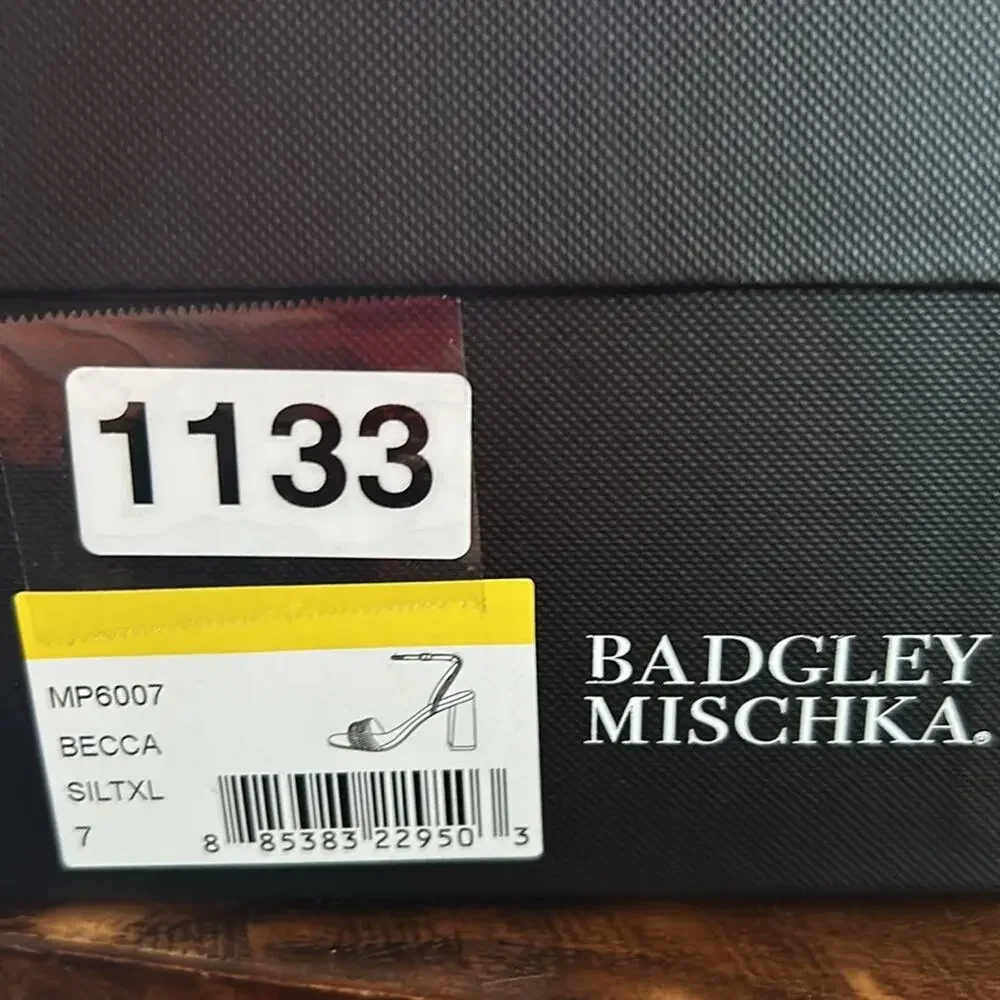 Badgley Mischka Becca Strappy Block Heels Silver Metallic Rhinestone NEW Size 7